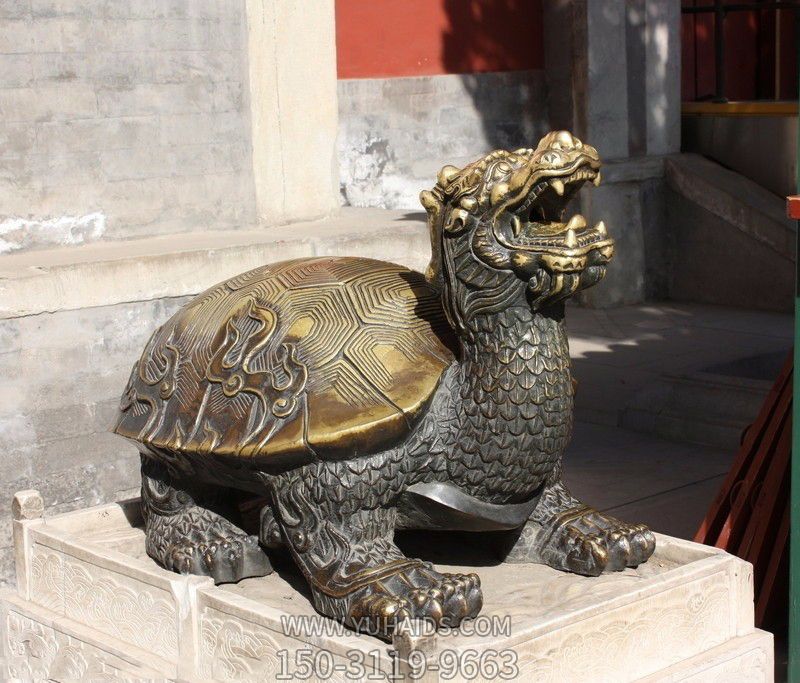 公園里擺放的張嘴的玻璃鋼創(chuàng)意龍龜?shù)袼?>
                                <h2>公園里擺放的張嘴的玻璃鋼創(chuàng)意龍龜?shù)袼?參數(shù)說明</h2>
                                                                        <table>
                                      <tr>
                                        <th>產(chǎn)品標題</th>
                                        <td>公園里擺放的張嘴的玻璃鋼創(chuàng)意龍龜?shù)袼?/td>
                                      </tr>
                                      <tr>
                                        <th>發(fā)布時間</th>
                                        <td>2023-05-30 12:25</td>
                                      </tr>
                                      <tr>
                                        <th>價格</th>
                                        <td><span>電話咨詢</td>
                                      </tr>
                                                                              <tr>
                                          <th>雕刻內(nèi)容</th>
                                          <td>龍、龍龜</td>
                                        </tr>
                                                                              <tr>
                                          <th>應用場所</th>
                                          <td>公園</td>
                                        </tr>
                                                                              <tr>
                                          <th>制作材質(zhì)</th>
                                          <td>玻璃鋼</td>
                                        </tr>
                                                                          </table>
                                <h2>公園里擺放的張嘴的玻璃鋼創(chuàng)意龍龜?shù)袼?詳細說明</h2>
                                <p>玉海雕塑是一家綜合性的雕塑公司，擁有多款公園里擺放的張嘴的玻璃鋼創(chuàng)意龍龜?shù)袼苣Ｐ停杉庸ざㄖ贫喾N公園里擺放的張嘴的玻璃鋼創(chuàng)意龍龜?shù)袼?，支持材質(zhì)、樣式、風格、尺寸大小等方面的調(diào)整修改定制。我們所加工制作的公園里擺放的張嘴的玻璃鋼創(chuàng)意龍龜?shù)袼苜|(zhì)優(yōu)價廉，遍布全國多個省市地區(qū)，想要了解更多案例圖片，請電話或微信咨詢。材質(zhì)、大小、樣式等都可以按需定制，還可根據(jù)您提供給的公園里擺放的張嘴的玻璃鋼創(chuàng)意龍龜?shù)袼軜訄D進行制作！如有相關(guān)需求，歡迎致電（微信同號）：<span>150-3119-9663</span></p>
                                                                <div   class=