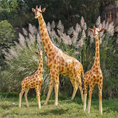 動物園大型仿真動物，園林玻璃鋼彩繪長頸鹿