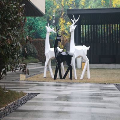 玻璃鋼塊面抽象梅花鹿，園林動物雕塑擺件