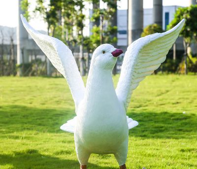 草坪公園玻璃鋼仿真動(dòng)物鴿子雕塑