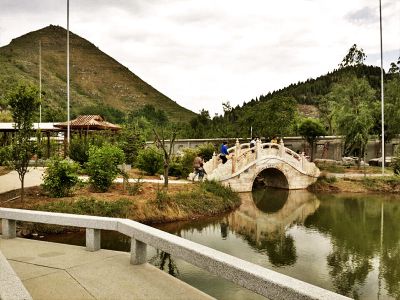 公園池塘走廊簡(jiǎn)易花崗巖石柱子欄桿